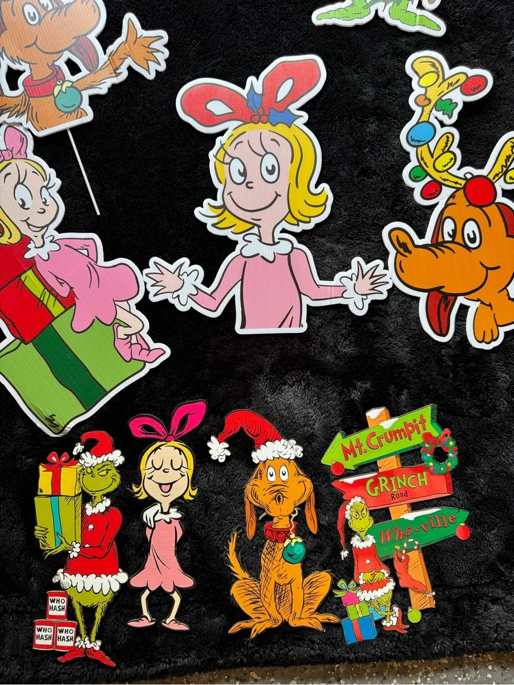 Grinch Holiday Yard Stakes — Green Decorative Characters Set